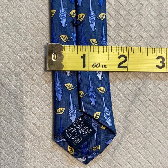 Mens Burberry 💯% Silk Steely Blue Bird TIE. Like NEW Condition! Pristine 🦜60” - Picture 9 of 15